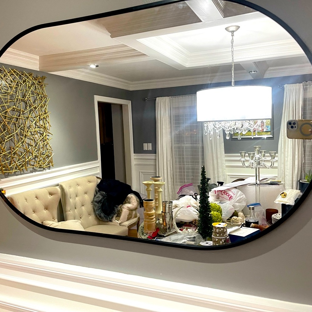 Odes
Black Pill Shape Mirror